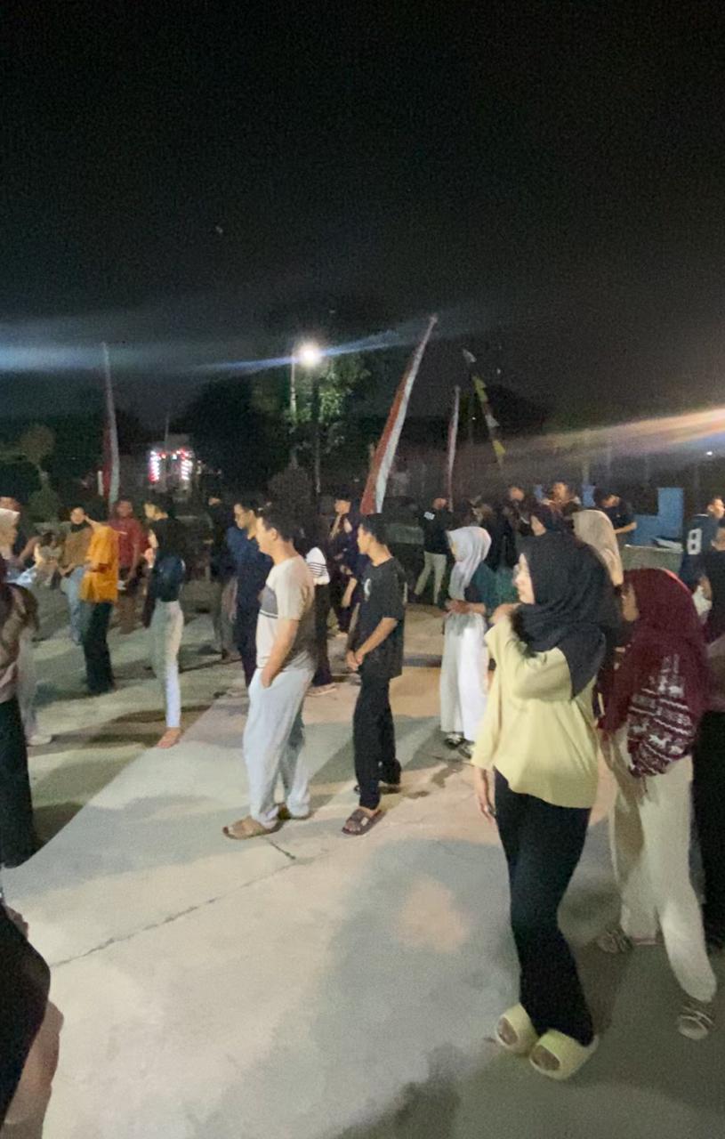 kebersamaan-karang-taruna-rw-2-dan-tim-praktik-komunitas-usahid-surakarta-dalam-lomba-memperingati-kemerdekaan-indonesia-ke-80